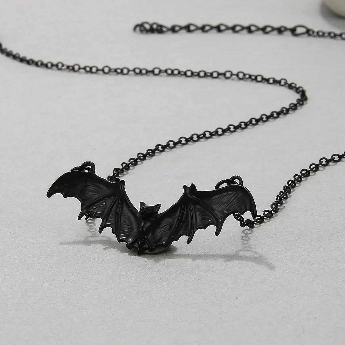 Men Accessories Neck Chain - Ожерелье с подвеской в виде летучей